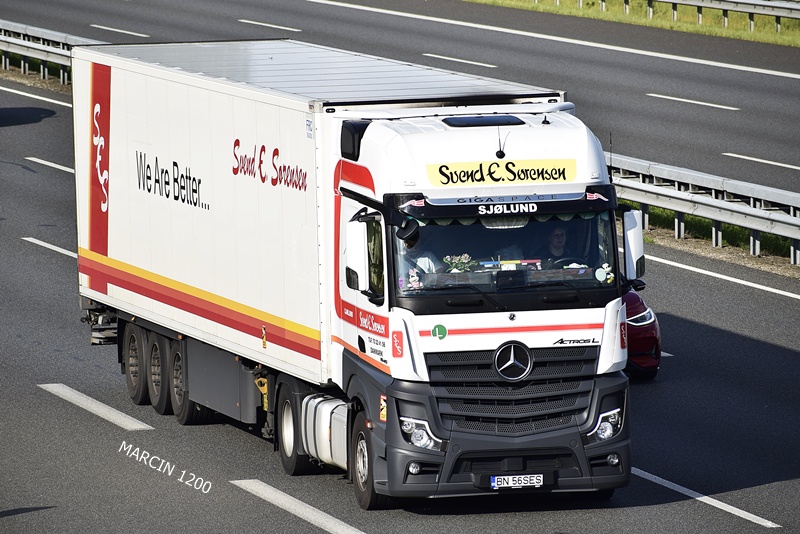 _DSC8055 SVEND E. SORENSEN-crop-ActrosL MP5.JPG