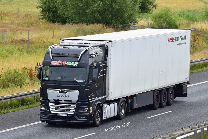 KRZYŚ-MAR-crop-MAN TGX II.JPG