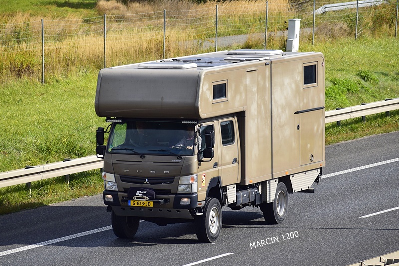 _DSC2319 KAMPER-crop-Mitsubishi FUSO.JPG