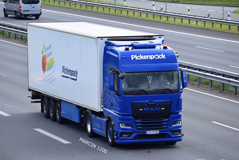 _DSC8746 PICKENPACK-crop-MAN TGX II.JPG