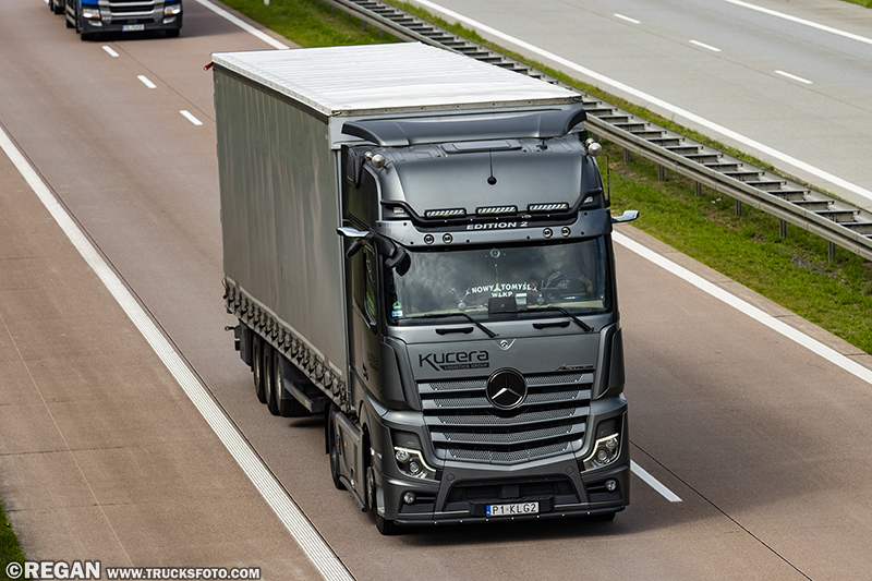 Mercedes-Benz Actros Edition 2 - Kucera.jpg