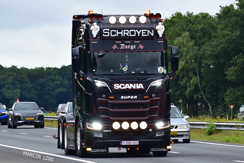 _DSC9991 SCHROYEN-crop-SCANIA S580 V8.JPG