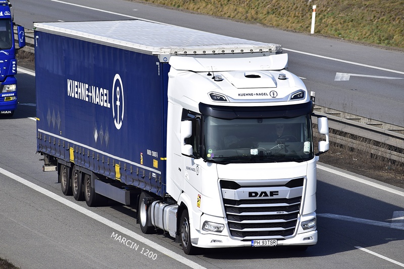 _DSC2278 KUEHNE+NAGEL-crop-DAF XG.JPG