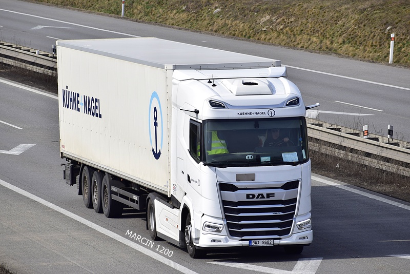 _DSC2706 KUEHNE NAGEL-crop-DAF XG.JPG