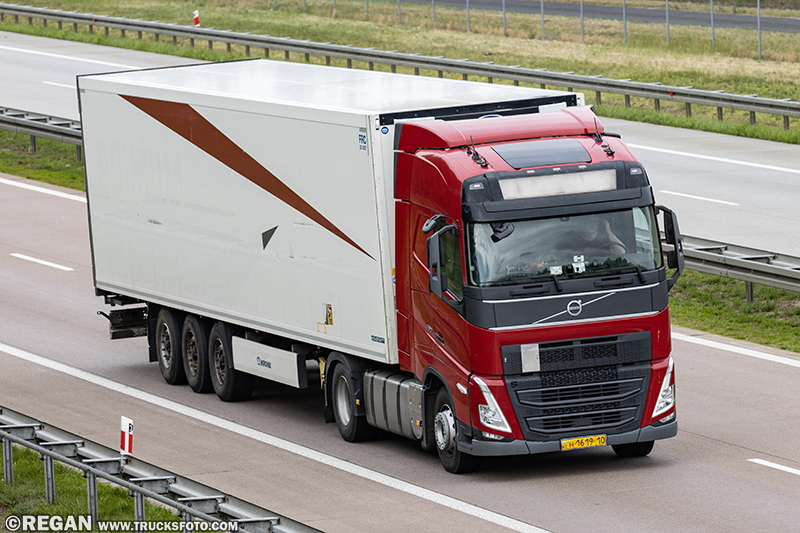 Volvo FH5 - Kazachstan.jpg