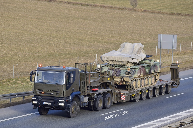 WOJSKO PL (4)-crop-IVECO TRAKKER.JPG