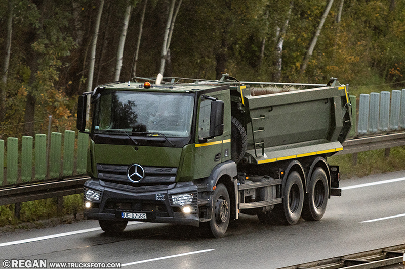 Mercedes-Benz Antos - WP Wywrotka.jpg