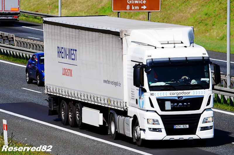 DSC_6656 CARGODOOR.JPG