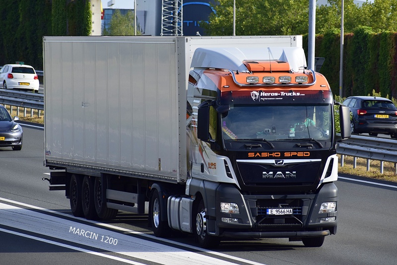 _DSC7943 SASHO SPED-crop-MAN TGX.JPG