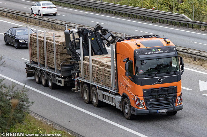 Volvo FH - Drogi tymczasowe.jpg