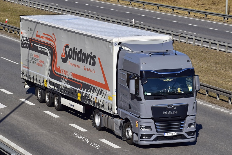 SOLIDARIS (2)-crop-MAN TGX II.JPG