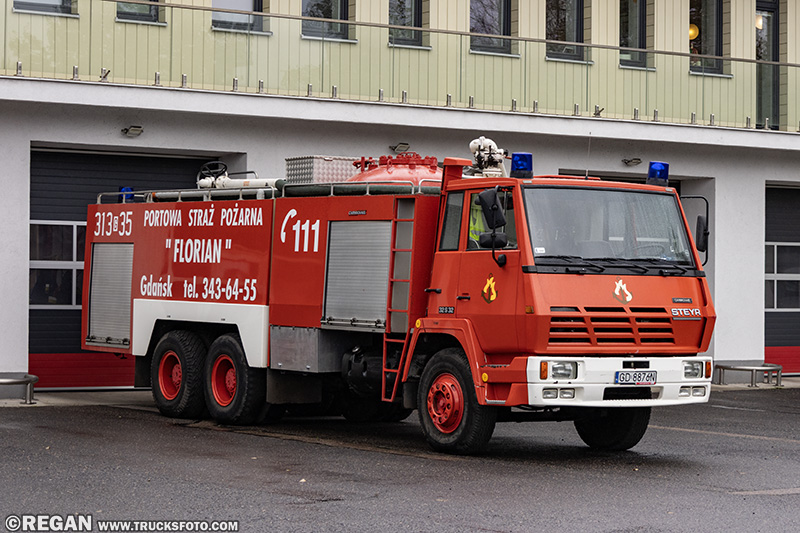 Steyr 32S32 - Portowa Straż Pożarna Florian.jpg