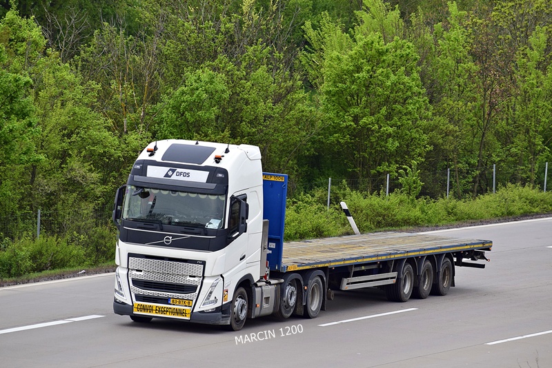 _DSC5532 DFDS-crop-VOLVO FH5.JPG