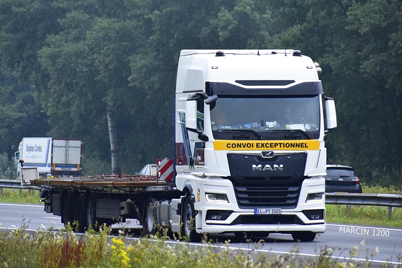 _DSC9618 POL TRANSPORT-crop-MAN TGX II.JPG