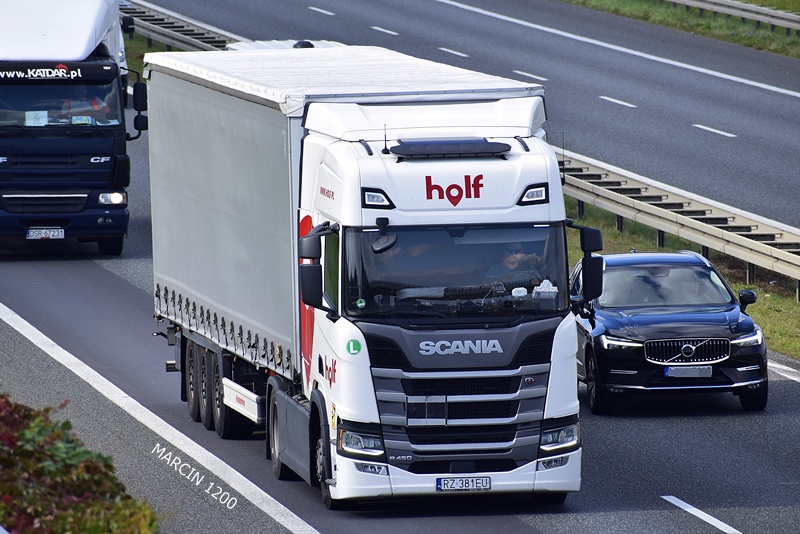 _DSC2433 HOLF-crop-SCANIA R450 NG.JPG