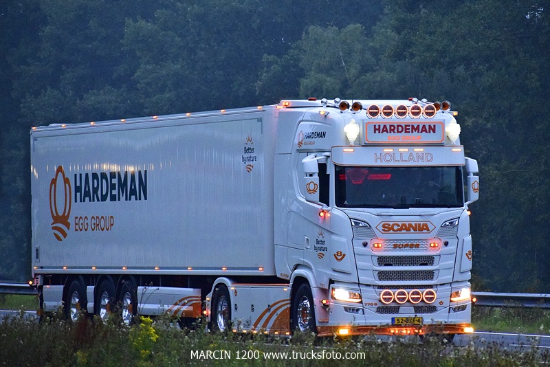 _DSC9550 HARDEMAN-crop-SCANIA S770 V8.JPG