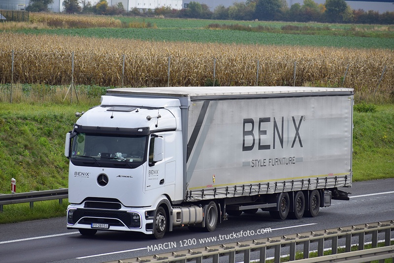 _DSC3155 BENIX-crop-ActrosL ProCabin.JPG