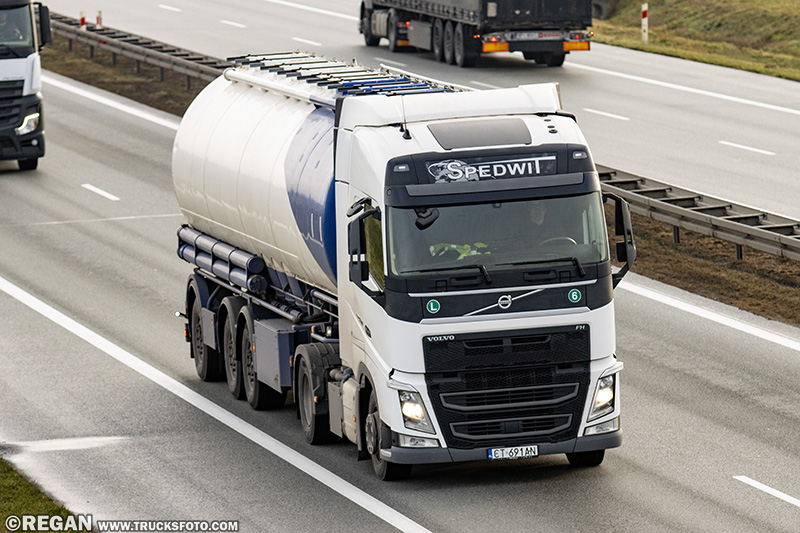 Volvo FH4 - Spedwit.jpg