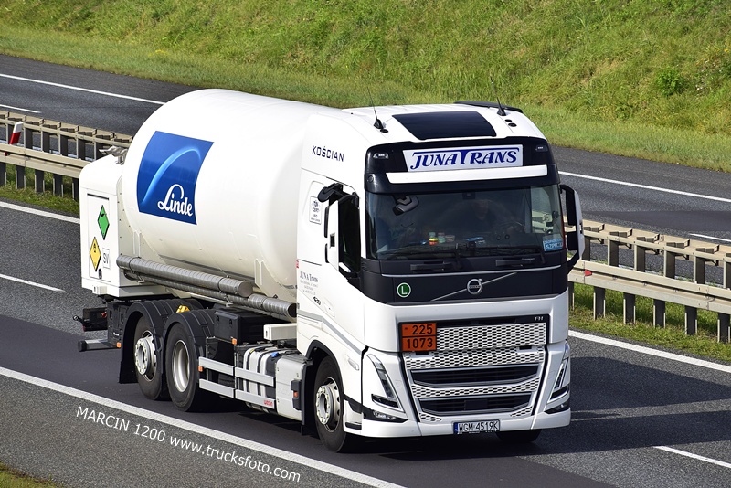 _DSC2631 JUNATRANS-crop-VOLVO FH5.JPG
