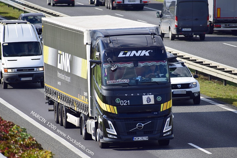 _DSC2583 LINK-crop-VOLVO FH AERO.JPG