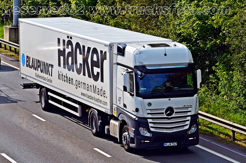 DSC_2044 HACKER 1.JPG