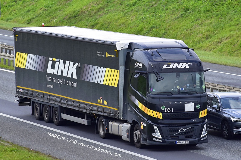 _DSC3290 LINK-crop-VOLVO FH AERO.JPG