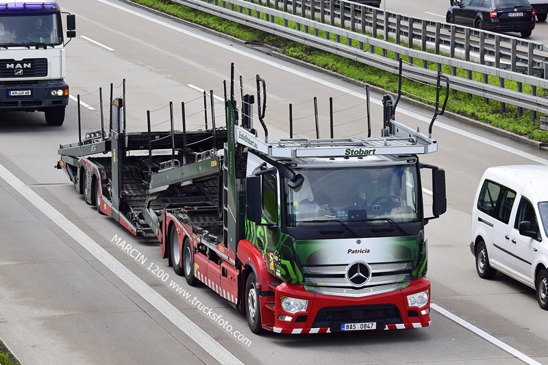 _DSC6856 STOBART-crop-ACTROS.JPG