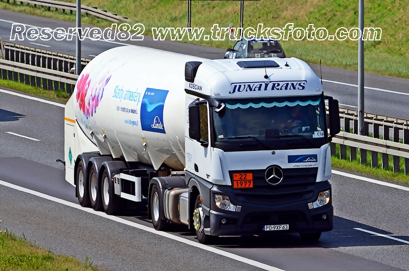 DSC_0145 JUNA TRANS.JPG