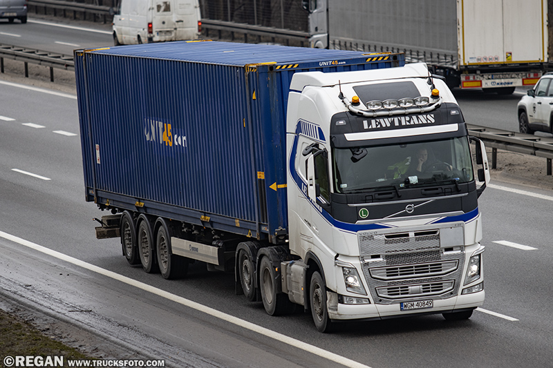Volvo FH4 - Lewtrans.jpg