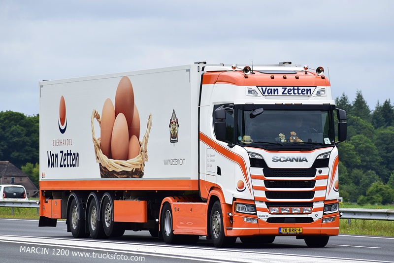 _DSC0156 VAN ZETTEN-crop-SCANIA S530 V8.JPG
