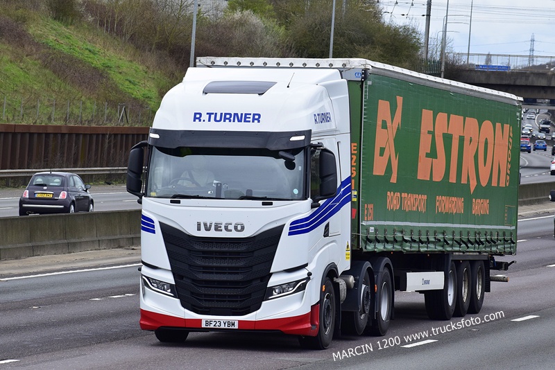 _DSC0517-crop-R.Turner-IVECO S WAY.JPG