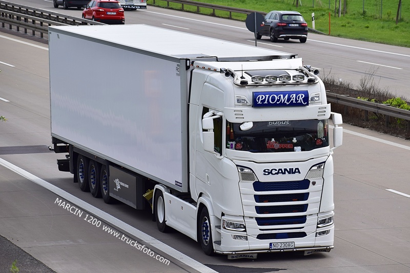 _DSC5759 PIOMAR-crop-SCANIA S.JPG