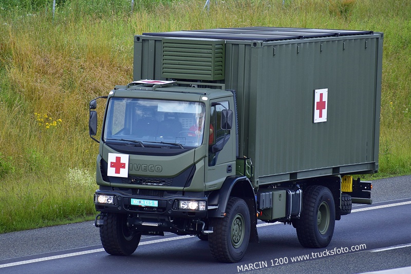 WOJSKO ZAGRANICA (5)-crop IVECO EUROCARGO 150-240.JPG