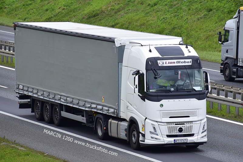 _DSC3264 LION GLOBAL-crop-VOLVO FH AERO.JPG