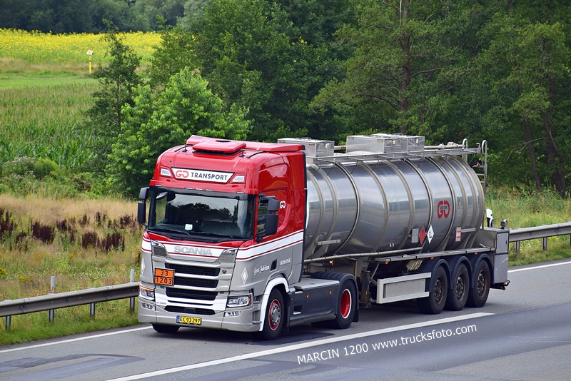 _DSC8877 Gert Jakobsen-crop-SCANIA R NG.JPG