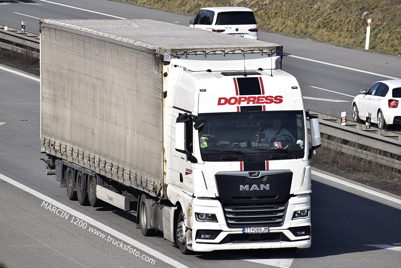 _DSC2336 DOPRESS-crop-MAN TGX II.JPG