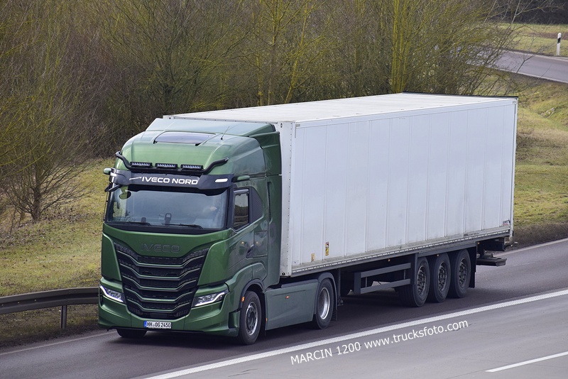 _DSC1334 IVECO S-WAY optiview-crop----.JPG
