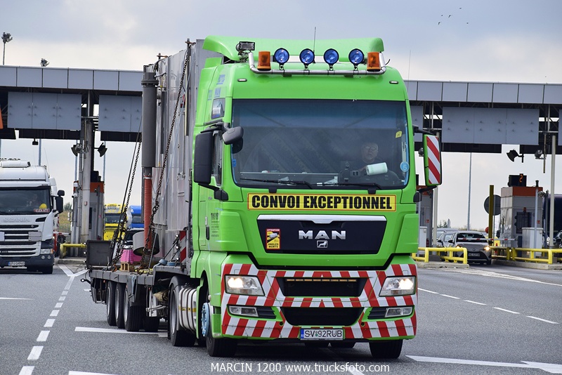 _DSC0820 TRANS RUBY-crop-MAN TGX.JPG