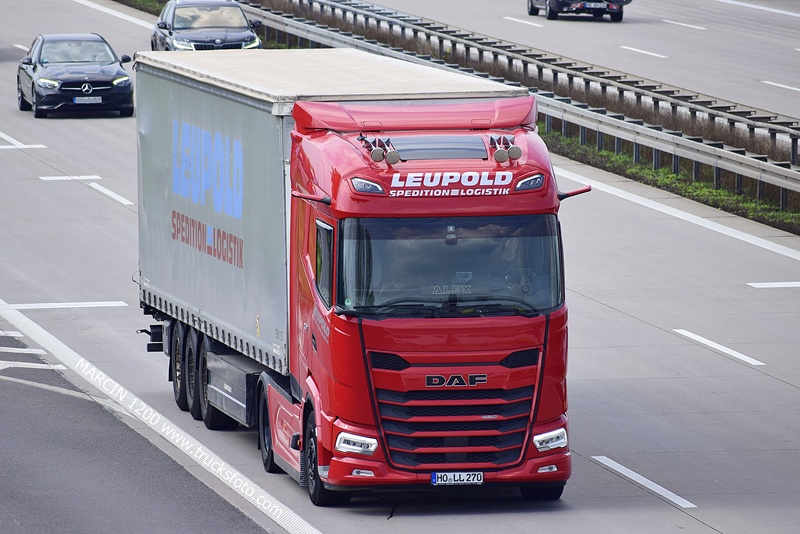 _DSC4910 LEUPOLD-crop-DAF XG.JPG
