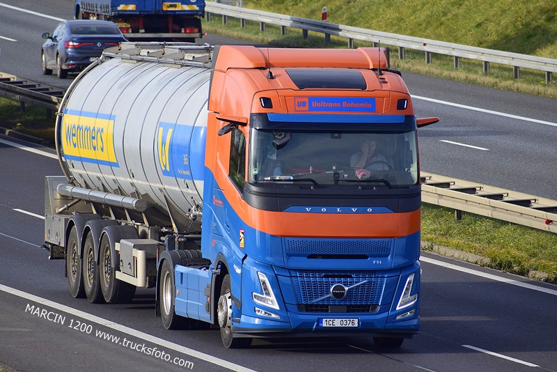 _DSC4635 UNITRANS BOHEMIA-crop-VOLVO FH AERO.JPG