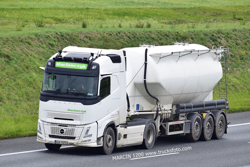 _DSC3019 WACŁAWCZYK-crop-VOLVO FH AERO.JPG