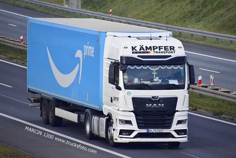 _DSC4279 Kampfer Transport-crop-MAN TGX.JPG