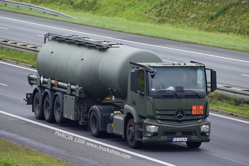 _DSC3025 WOJSKO PL-crop-ACTROS.JPG