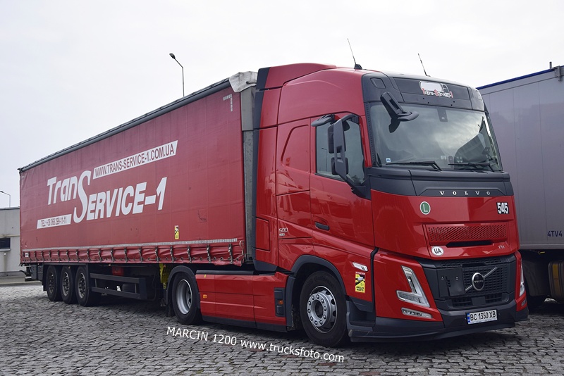 _DSC4664 TRANS SERVICE-1-crop-VOLVO FH AERO.JPG
