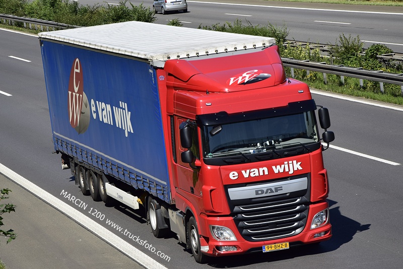 _DSC4702 E Van Wijk-crop-DAF XF 106.JPG