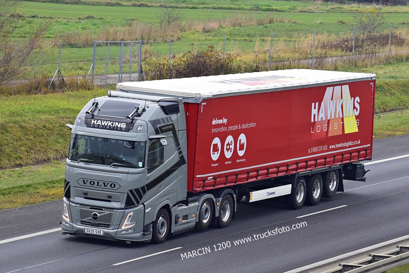 _DSC5279 HAWKINS-crop-VOLVO FH AERO.JPG