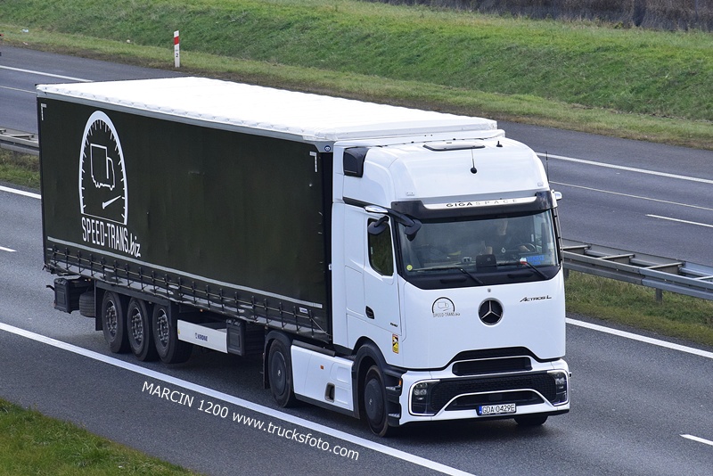 _DSC5496 SPEED-TRANS.BIZ-crop-ActrosL ProCabin.JPG