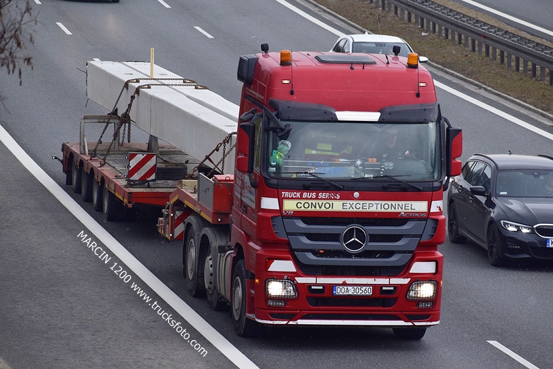 _DSC2757 Auto-Matunin-crop-ACTROS MP3.JPG