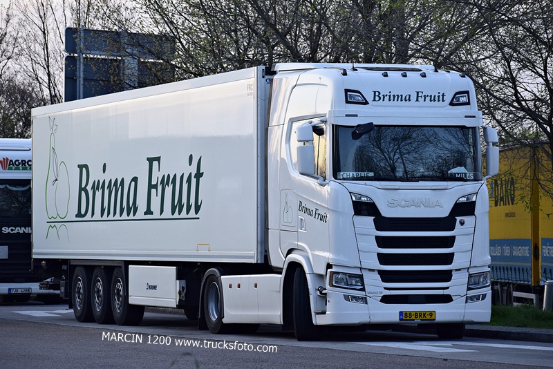 _DSC2518 BRIMA FRUIT-crop-SCANIA S500.JPG