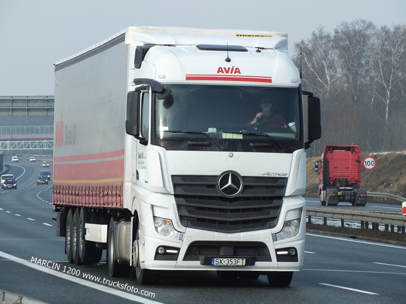 DSCF7772-SILESIA OLI- MERCEDES MP4.jpg